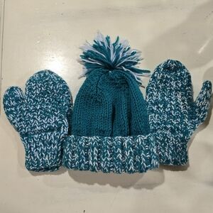 Brand New Knit Teal and White Kids Winter Hat and Mittens Set